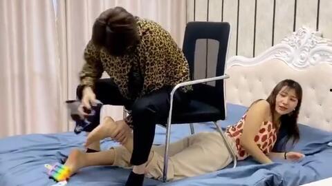 小伙爆料女友不洗脚视频,小伙视频爆料引发热议 第1张 小伙爆料女友不洗脚视频,小伙视频爆料引发热议 第1张